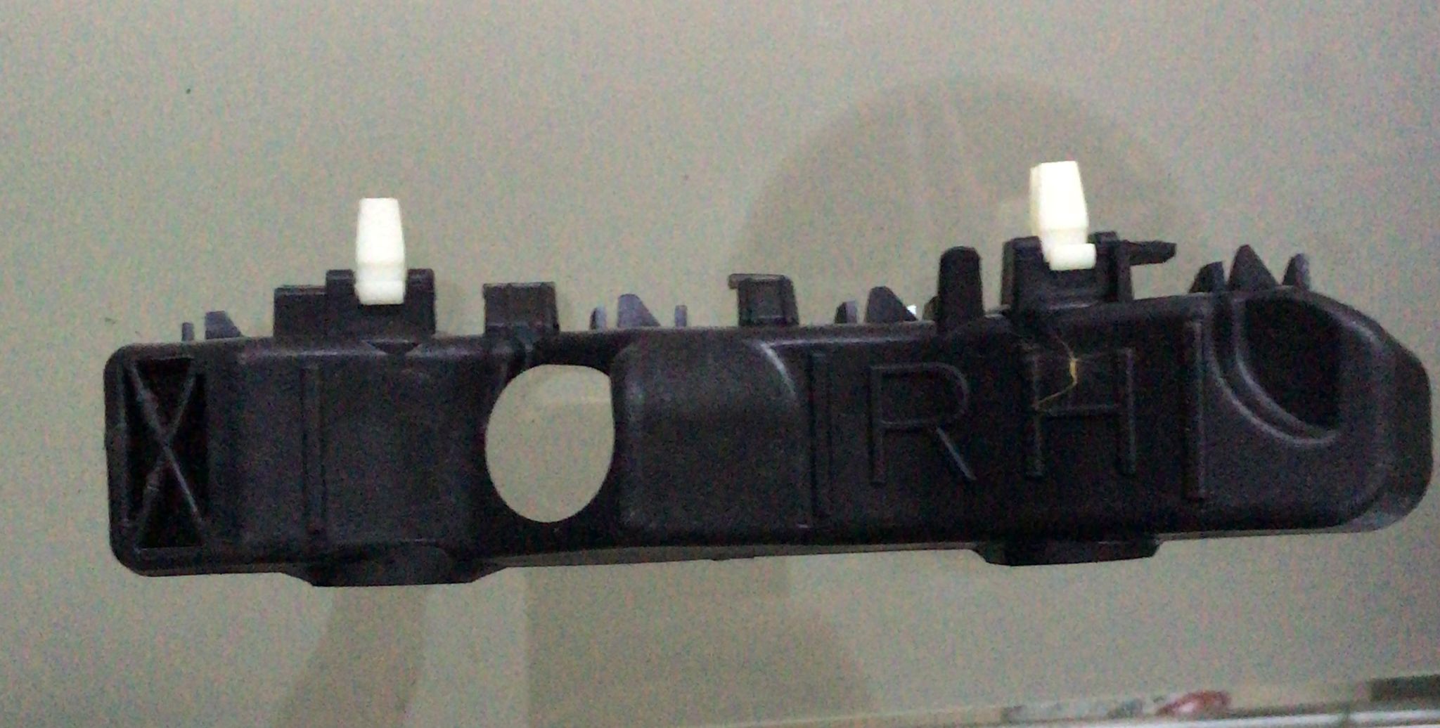 Kia Picanto (17-19) Ön Tampon Sağ Braketi
